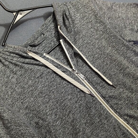 Vuori Tops - Vuori Hoodie Women's M (estimated) Gray Halo Performance Dreamknit Full Zip